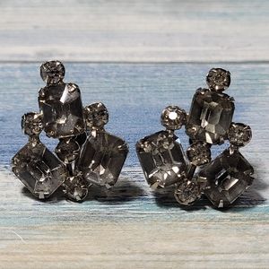 Vintage Rhinestones Earrings.